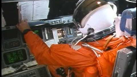 STS-30 Suited Ascent Training in Fixed Base SMS