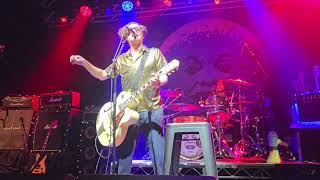 Watch Wonder Stuff Room 410 video