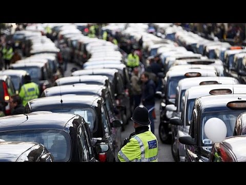 تصویری: درباره تاکسی های تاکسی سیاه لندن بیاموزید