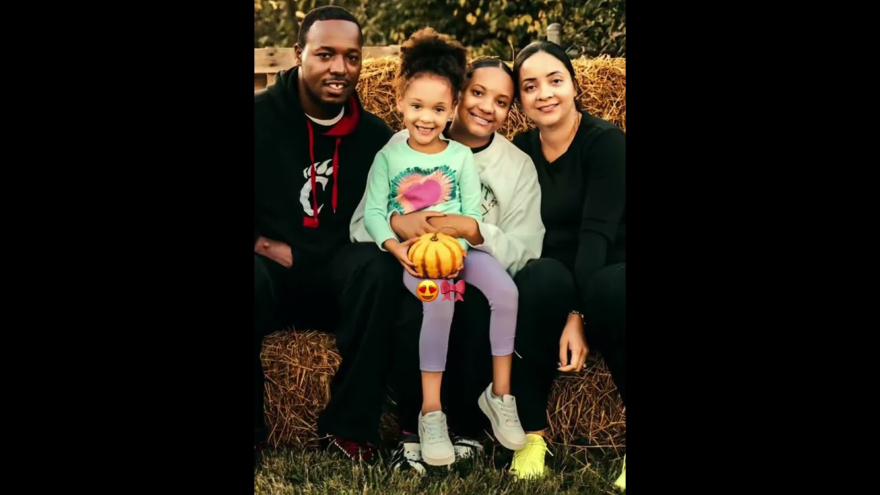 Live with Olivia Moore girl like me 