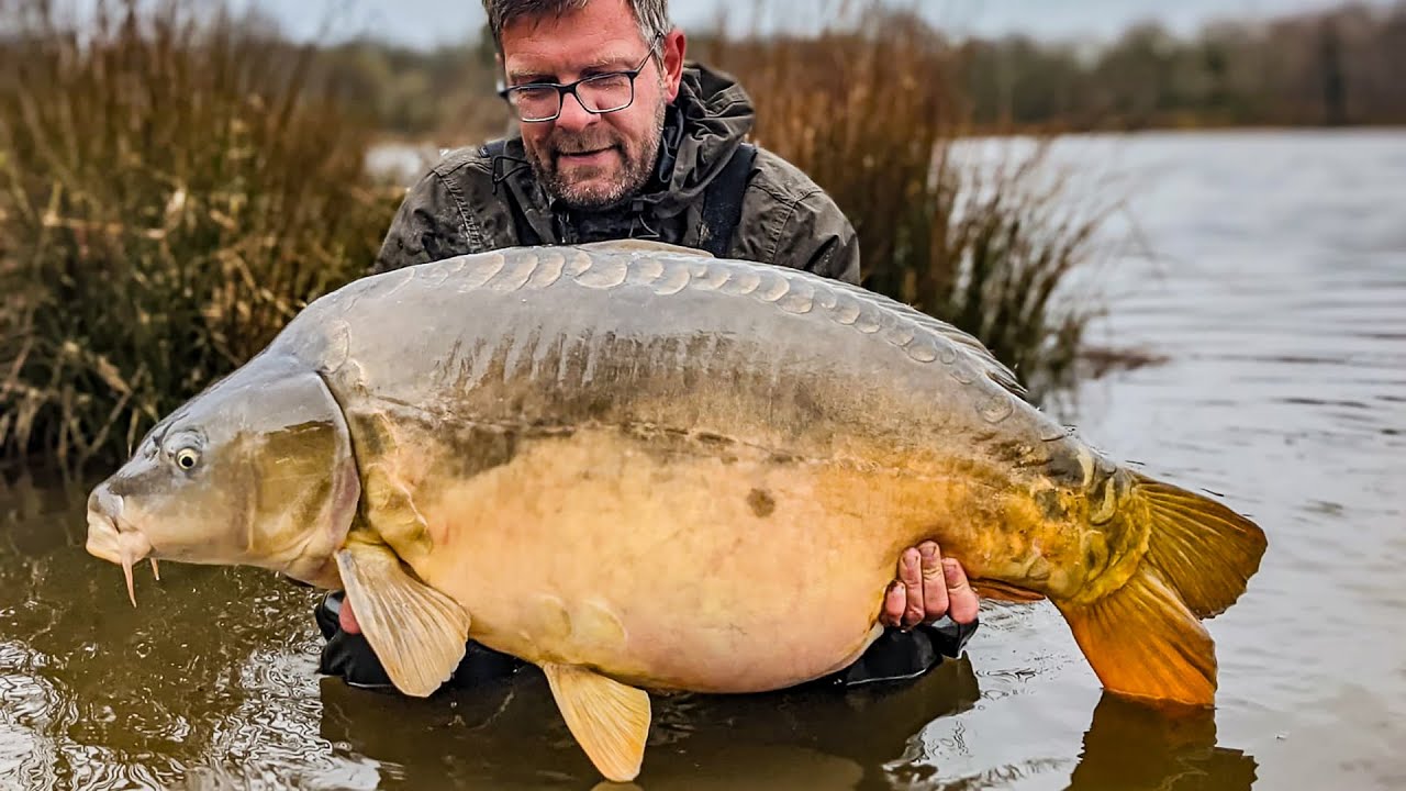 Wintervissen op MONSTERKARPERS in Frankrijk op Domaine de la Ribière!