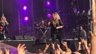 Vixen - Edge of a Brocken Heart (Live at Rock Fest BCN 18)