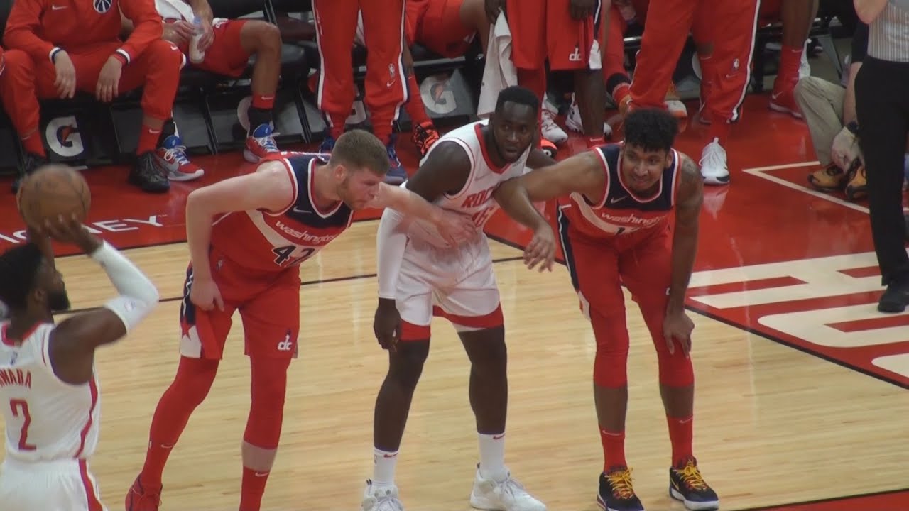 Garuba aporta 5 puntos en su debut de pretemporada con los Rockets ...
