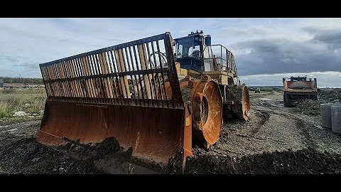 The UK's first Cat® certified rebuild of a Cat 836 Landfill Compactor