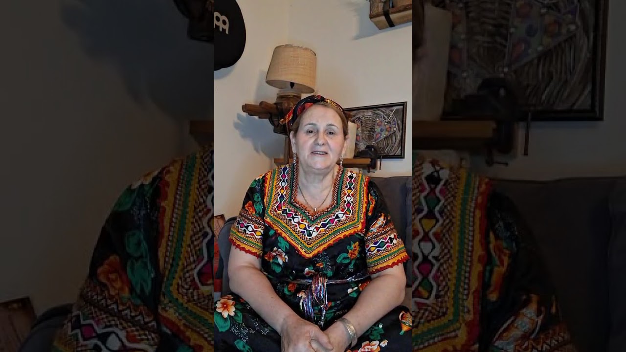 Zoubida raconte une ancienne histoire. Un récit riche