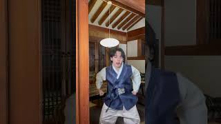 발을 맞추며 퇴근?? 원어스 ONEUS La_Dolce_Vita Baila_Conmigo BailaConmigoChallenge