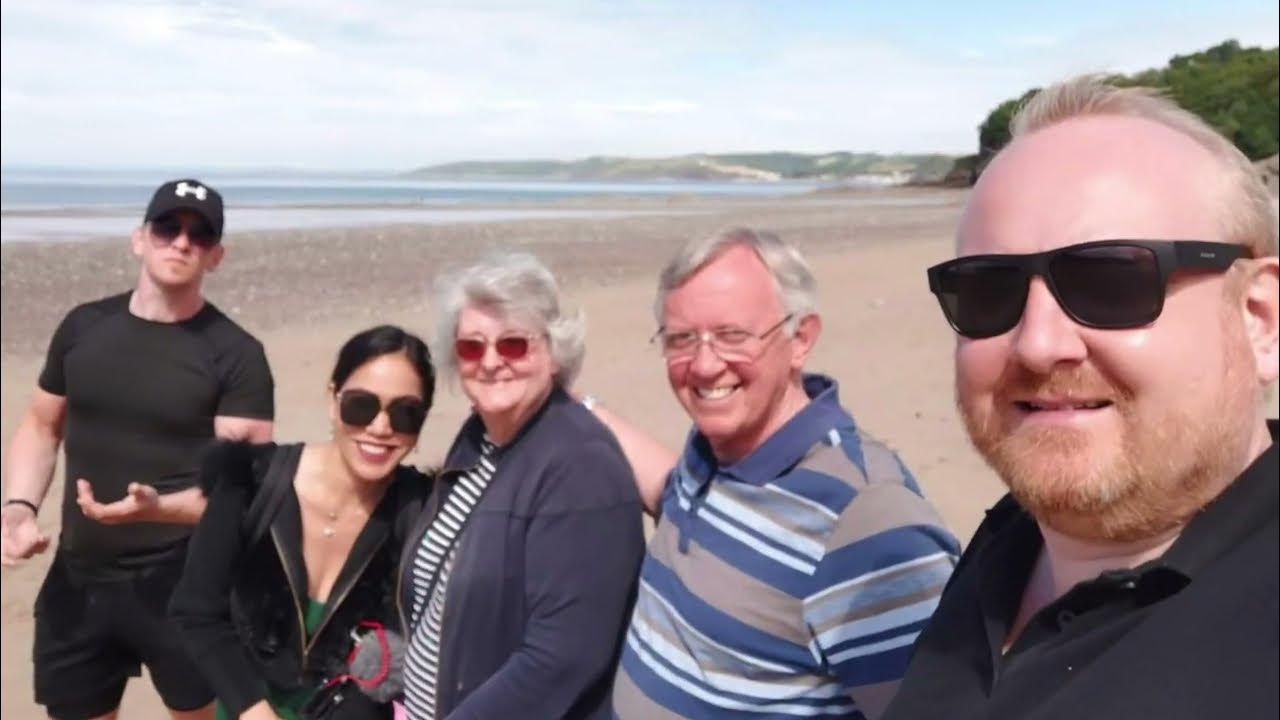 Saundersfoot, Bluestone Wales YouTube