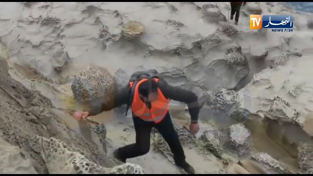 سكان تيقزيرت في بحث متواصل ومكثف على الحراقة المفقود في عرض البحر