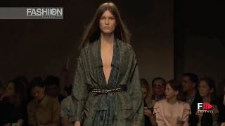 BURBERRY Full Show Spring 2017 London - Fashion Channel