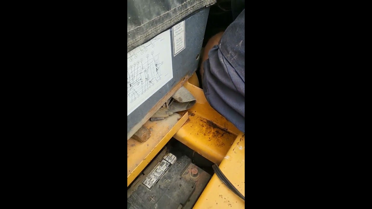 1845C CASE Changing Battery YouTube 1845C CASE Changing Battery YouTube
