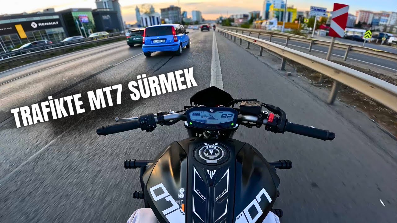 İSTANBUL TRAFİĞİNDE AKMAK!!  | MT07