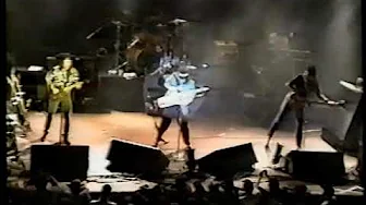 Weird Al Yankovic - Money For Nothing/Beverly Hillbillies* (live in Cleveland 8/18/94) Weird Al Yankovic - Money For Nothing/Beverly Hillbillies* (live in Cleveland 8/18/94)