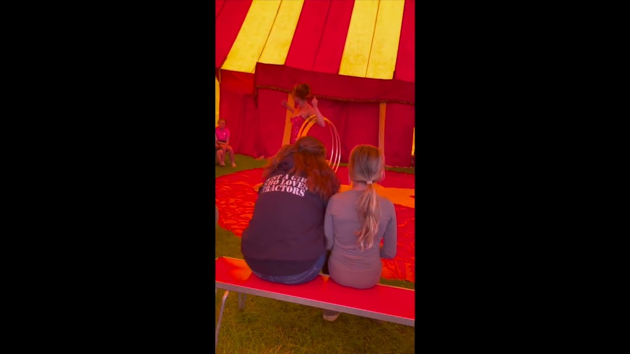 Sleepy Poppins - Hula Act 2025