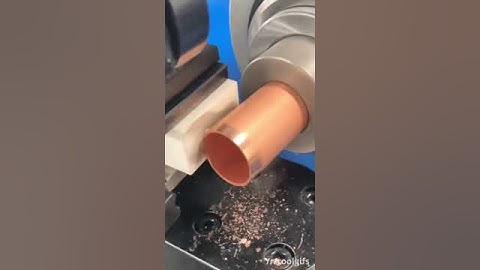 Pipe end closing machine
