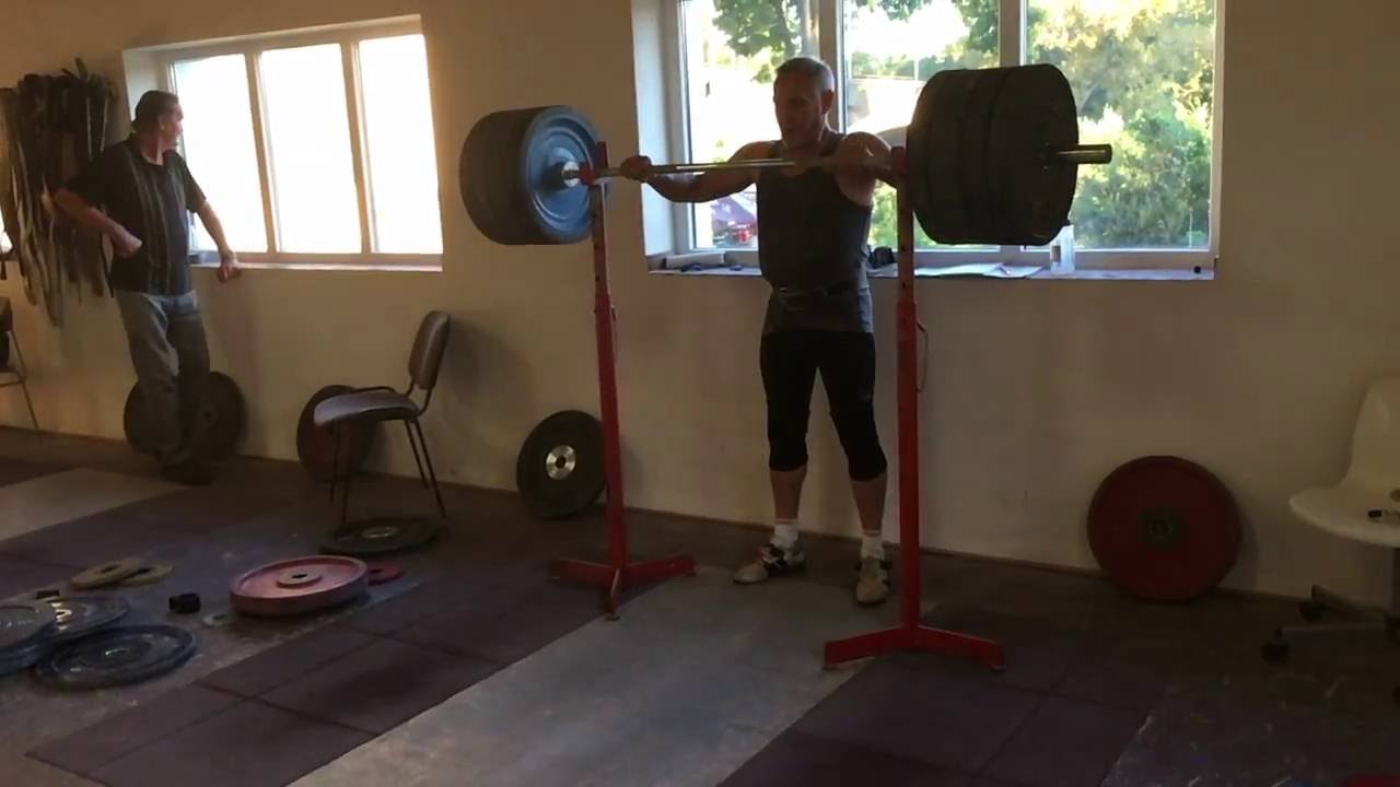 Milan Lutter [1956]](TAK Hellas Brno). Dřep zadní.