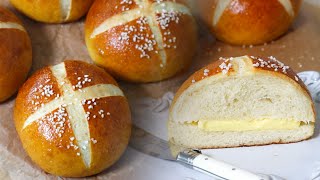 Homemade Soft and Chewy Pretzel Buns