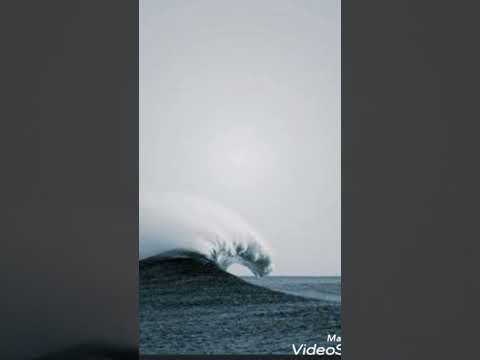 ترنيمة وسط البحر الهايج وانا ساير