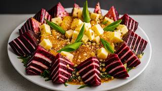 картинка: Яркий свекольный салат с зеленью, сыром и апельсином 🍊🧀