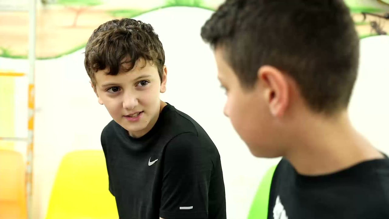 מסיבת סיום צהלה: ו'2 מציגים