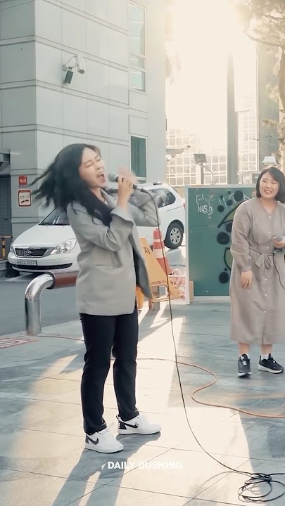 When REAL Singer Suddenly Joins And Sings Incredible High Note [ENG CC]