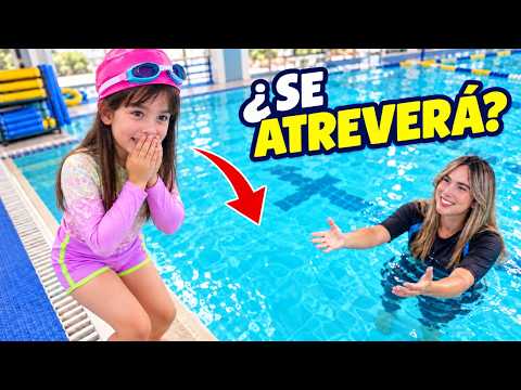 AMANDA LEARNS TO SWIM 😱