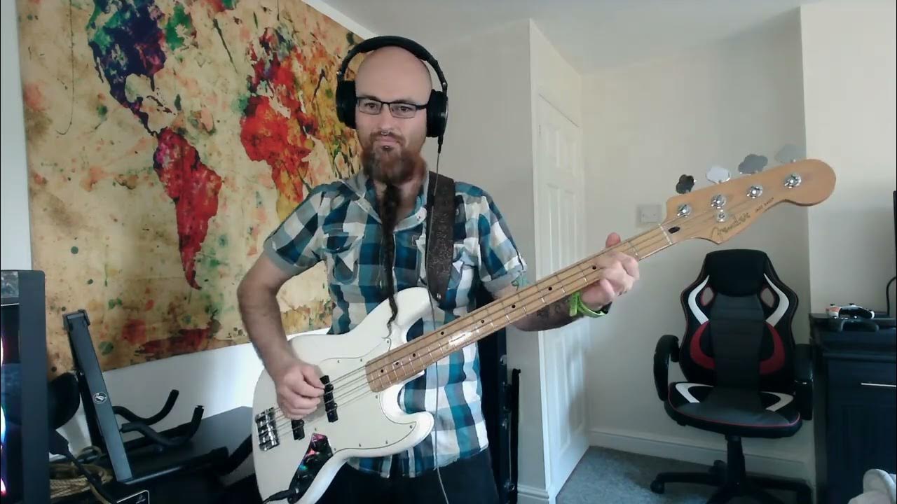 Martha And The Muffins - Echo Beach (Bass Cover) Martha And The Muffins - Echo Beach (Bass Cover)