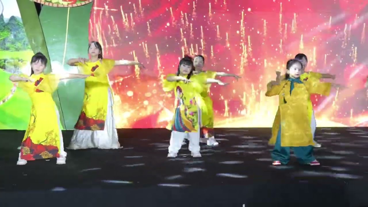 Bên em mùa xuân -CLB nhí Linhka