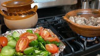 Carne y costillitas de purco en salsa verde con unos ricos 😋 frijoles de la holla