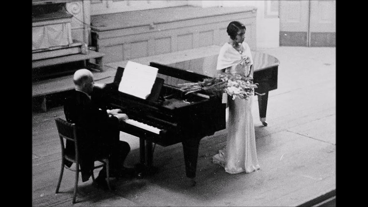 在 YouTube 上觀看「Marian Anderson "Deep River"」 在 YouTube 上觀看「Marian Anderson "Deep River"」