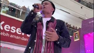 Merinding !!! Osen Hutasoit live Hujou Goarmi di Plaza Medan Fair.. Penonton histeris
