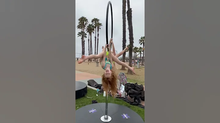 Lyra and Pole tricks at Santa Monica Beach! Pole D...