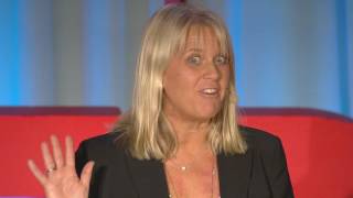 'How I stole great customer service  with pride!' | Lisa Ekström | TEDxLundUniversity