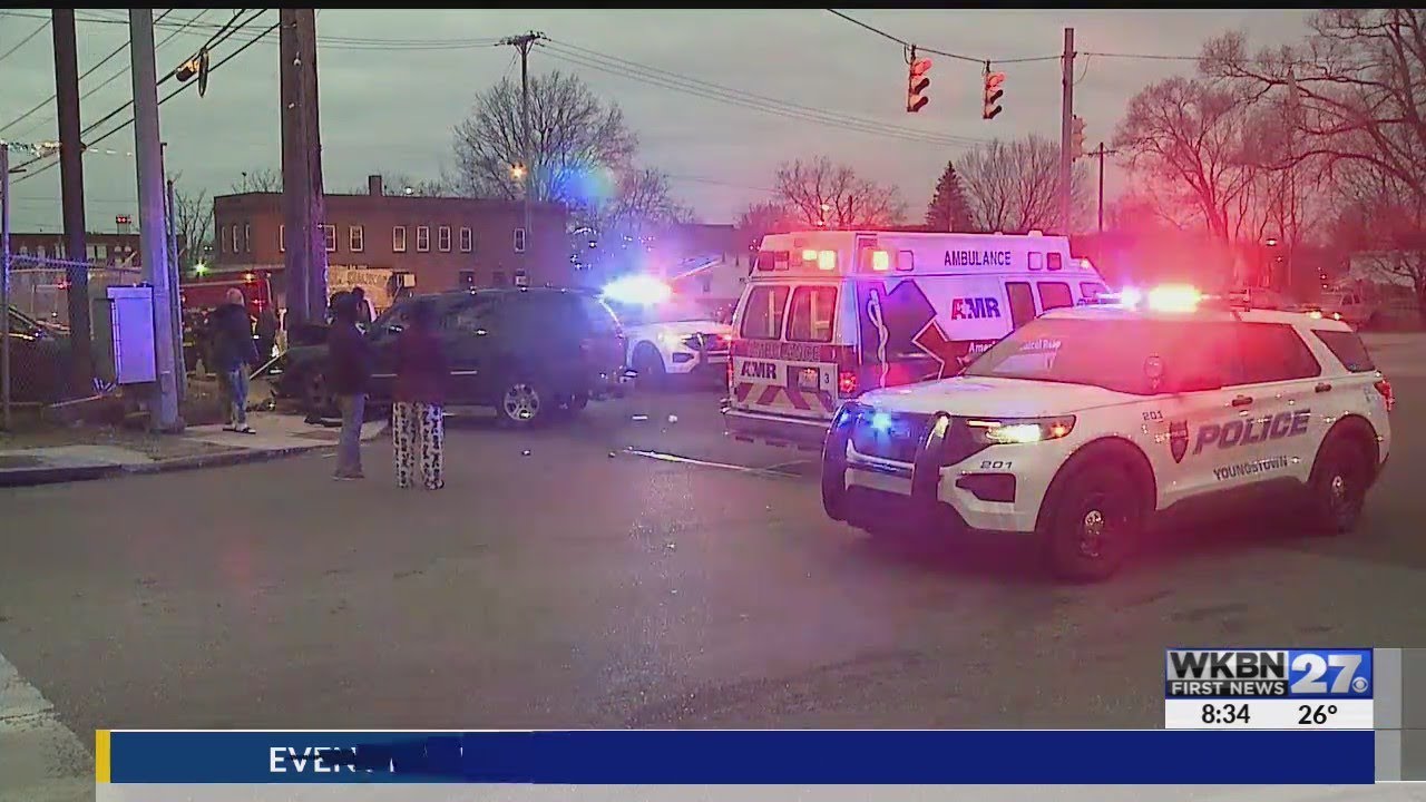 Two taken to hospital after Youngstown crash - YouTube