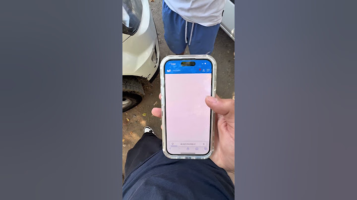 Buying an iPhone 15 on the street