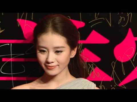 2011時尚COSMO美容盛典 劉詩詩氣質優雅令人驚歎