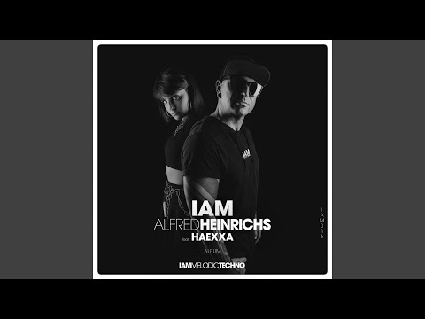 Смотреть видео на песню «{artistName} — {trackName}»