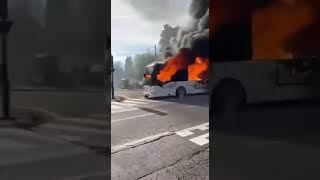 Un autobús escolar se incendia en movimiento en Francia     Ocurrió en la ciudad de Nimes   Todos lo