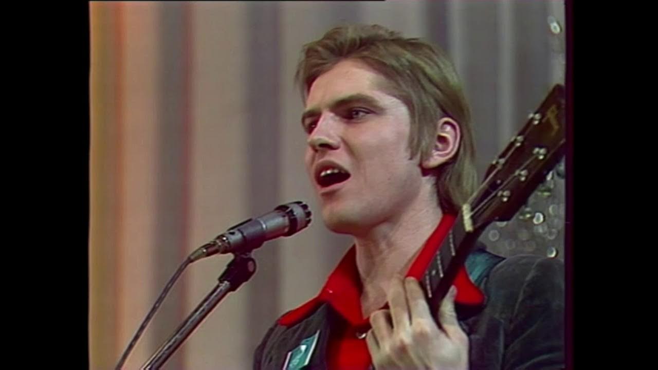 Валентин Дьяконов. Красный конь. Песня 79 - YouTube