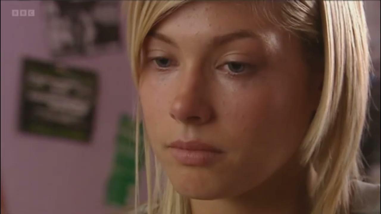 Mika goes on Friendster website (Waterloo Road) YouTube