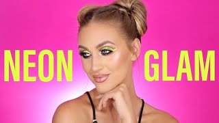 PLAYING WITH MYKIE&#39;S MISC MAKEUP|| NEON GLAM