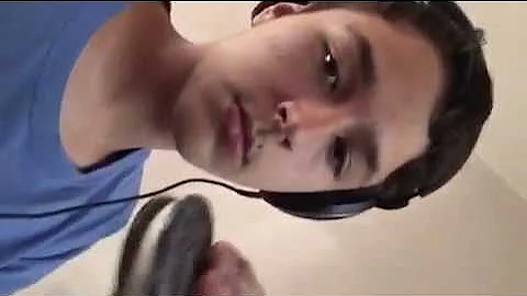 Me eating Oreos and drinking water for 4 minutes