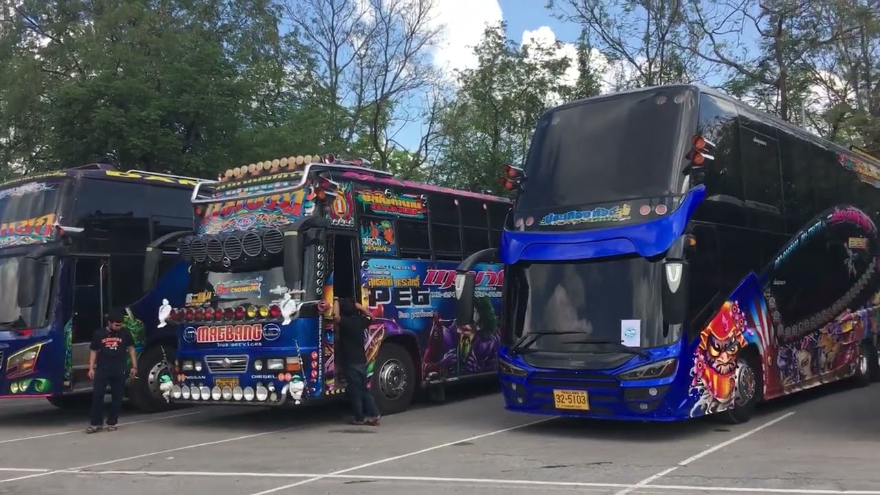 ซาฟารีเวิลด์แน่นมาก รถบัสวันละ400-500คันต่อวันคนรับรถอบกมาฮิ