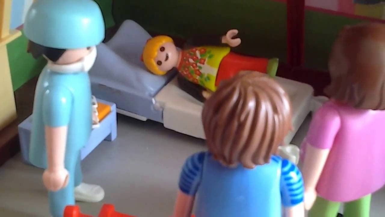 Playmobil L'accident fait connaître un secret. YouTube