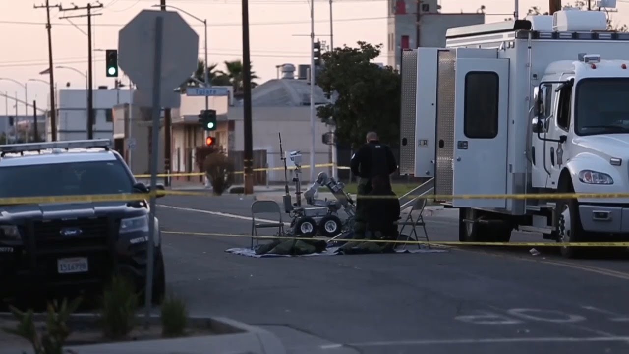Long standoff outside Fresno bank ends as armed suspect surrenders YouTube