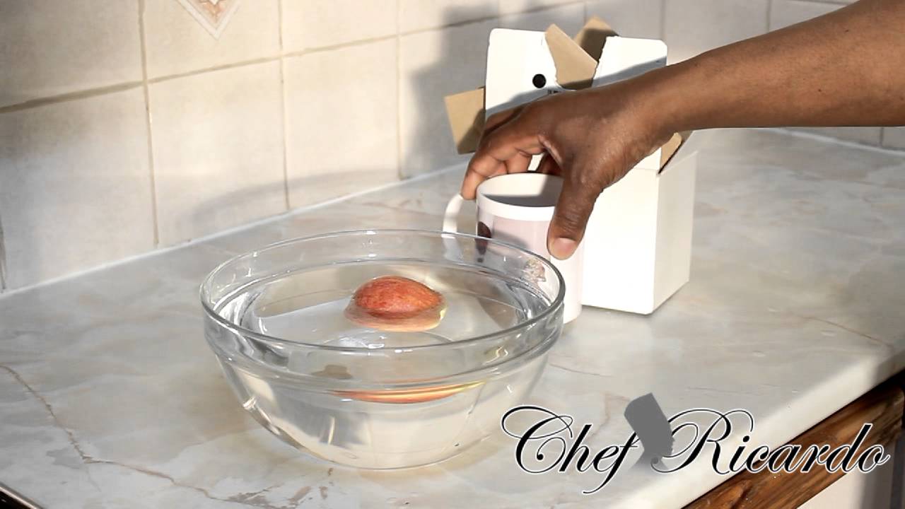 How To Play The Game Balance A 50P On A Apple In A Bowl Of Water | Recipes By Chef Ricardo | Chef Ricardo Cooking