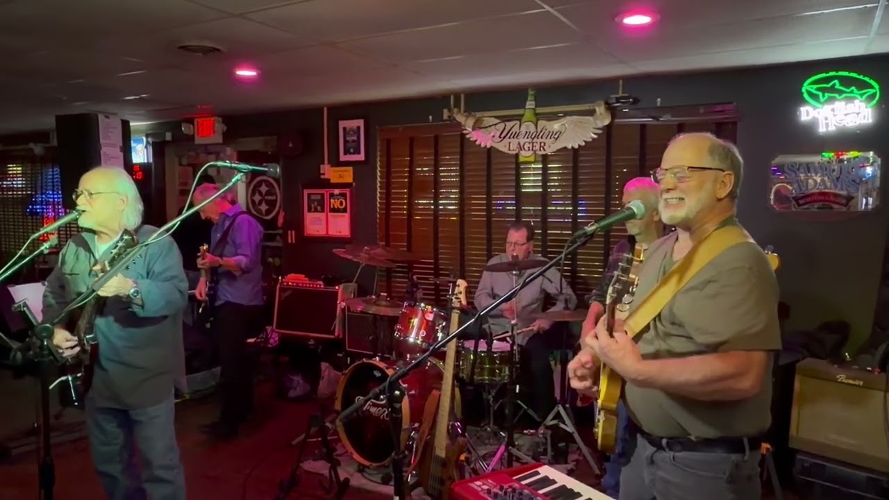 Still Makin Music - Cover of Cinnamon Girl