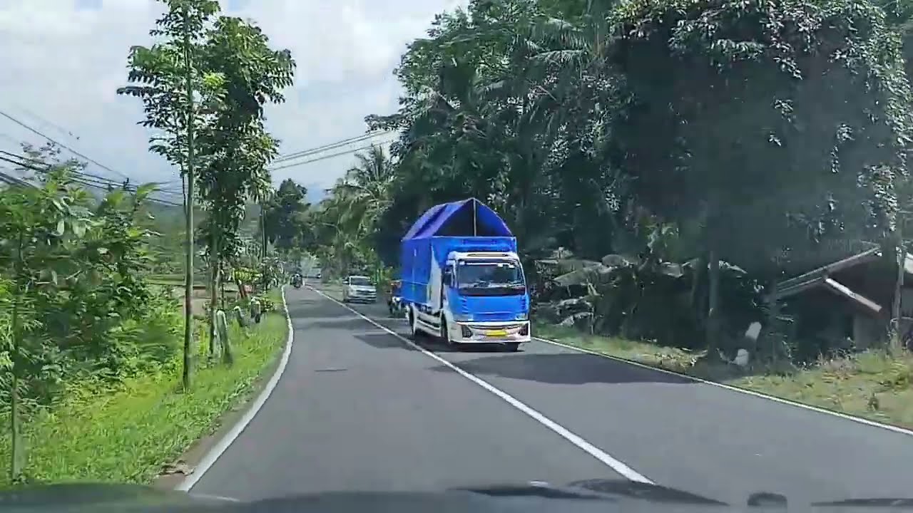 Jalan utama penghubung kab. Purbalingga dan kab. Pemalang