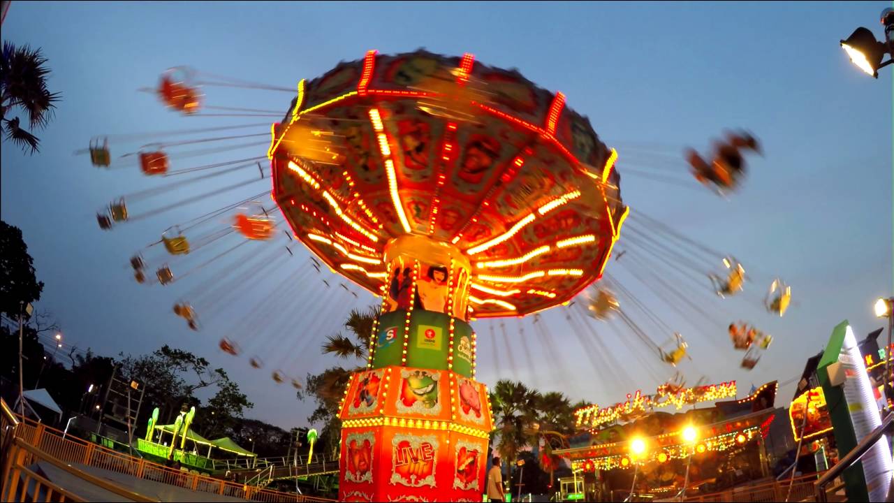 ชิงช้า WAVE SWINGER - สวนสนุก Global Carnival 2016