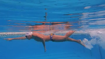 Come allenare le gambe per il nuoto?