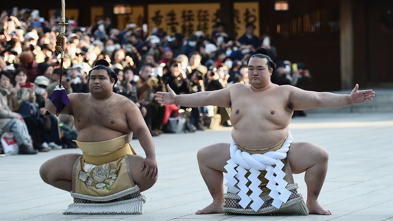 Схватка якодзун. Хакухо сё японский борец сумо. Сумо Япония. Батыр Алтыев сумо.